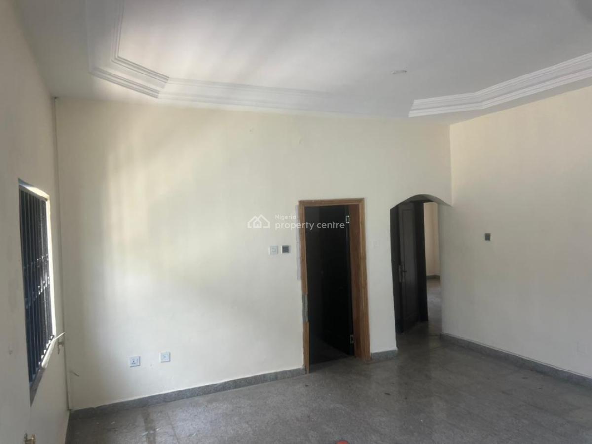 Well Renovated Self Compound 5 Bedroom Semi-detached Duplex, Chevron, Lekki, Lagos, Semi-detached Duplex for Rent