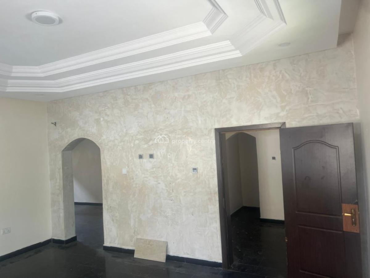 Well Renovated Self Compound 5 Bedroom Semi-detached Duplex, Chevron, Lekki, Lagos, Semi-detached Duplex for Rent