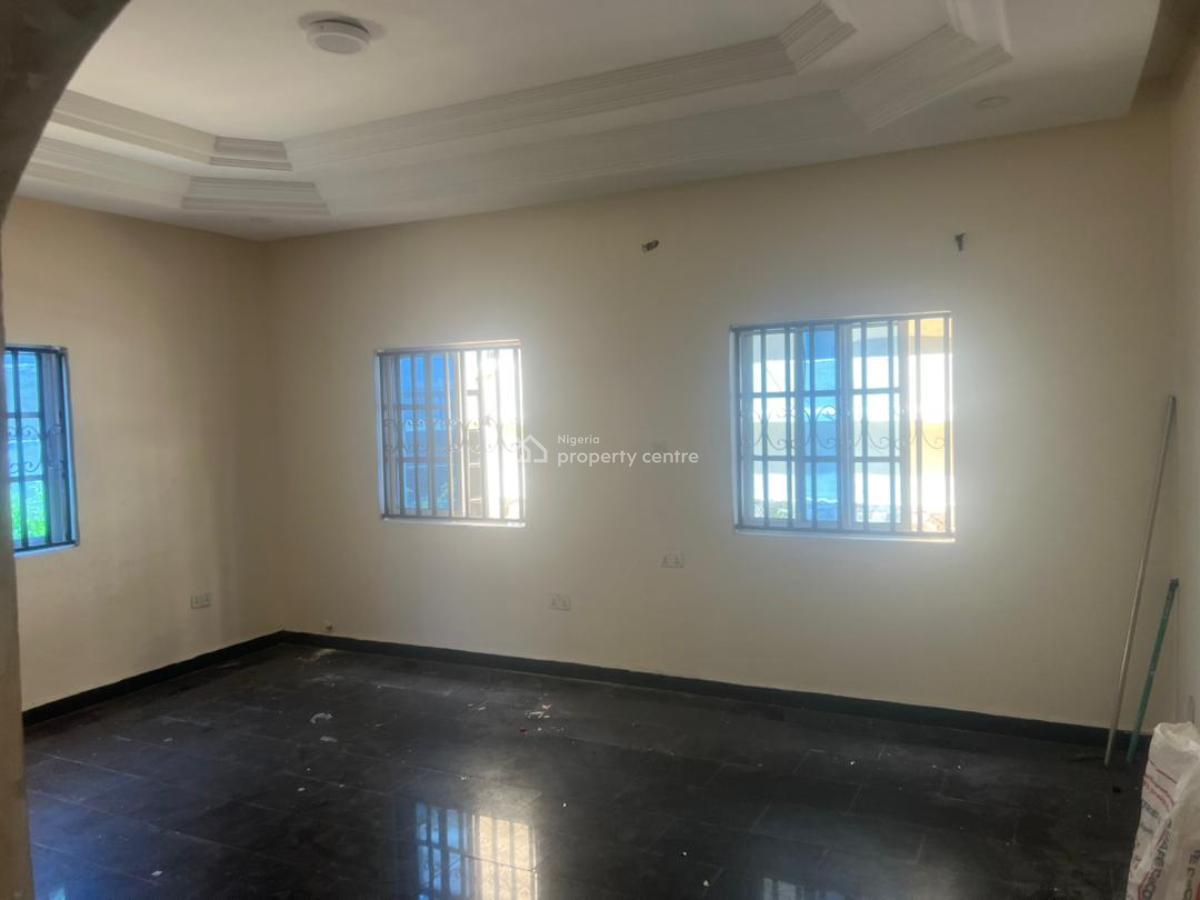 Well Renovated Self Compound 5 Bedroom Semi-detached Duplex, Chevron, Lekki, Lagos, Semi-detached Duplex for Rent