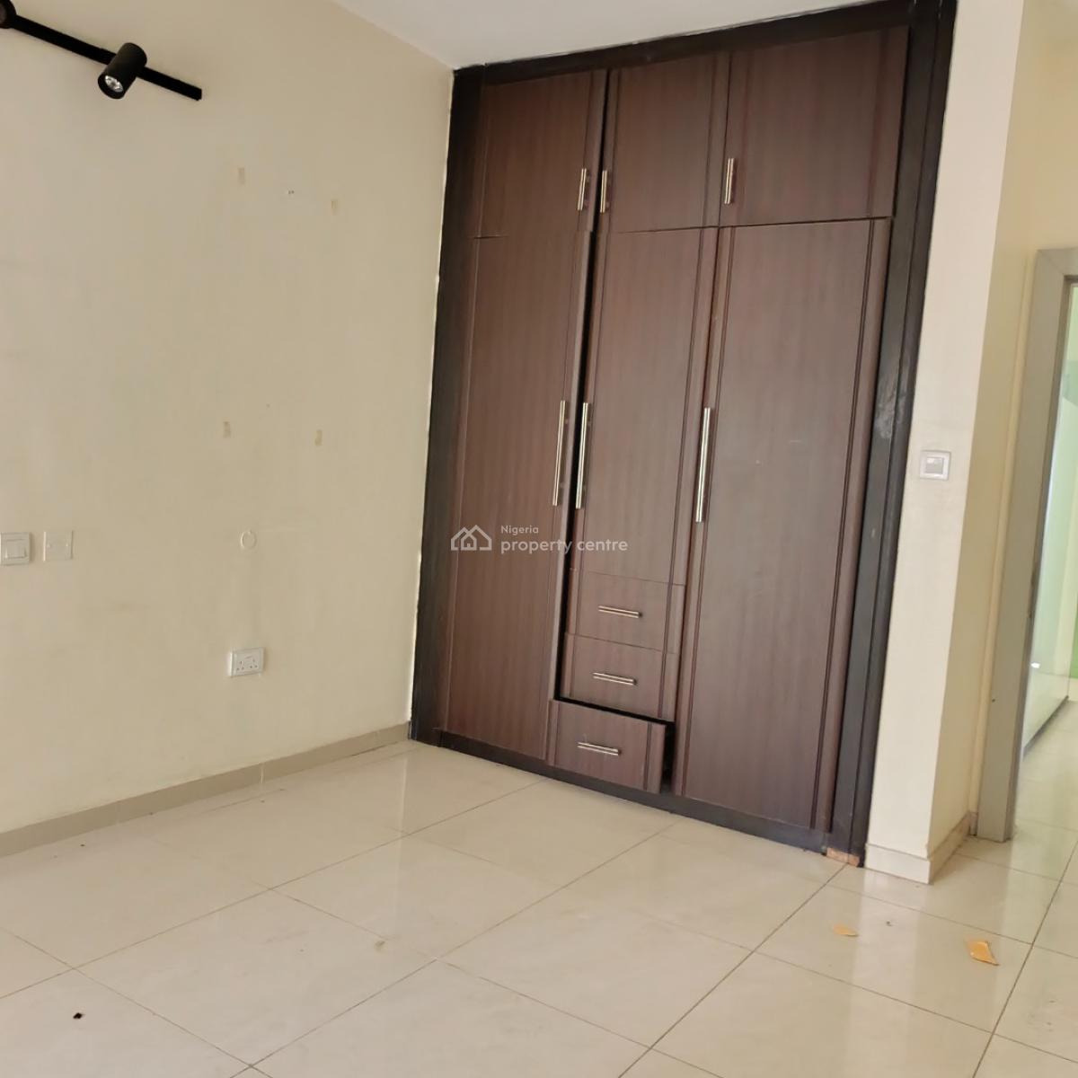 4 Bedroom Terrace, Off Admiralty Way, Lekki Phase 1, Lekki, Lagos, Semi-detached Bungalow for Rent