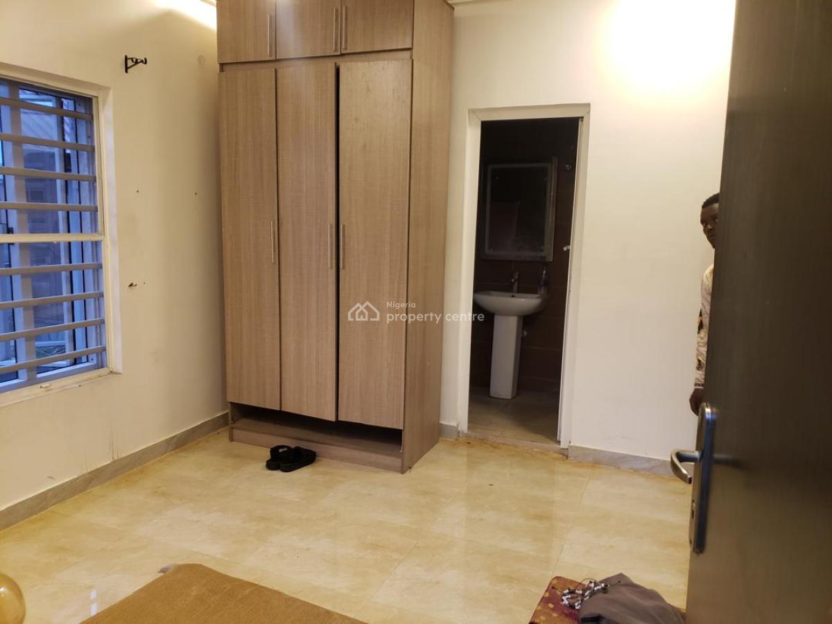 Upscale One Bedroom Flat, No. 8 Idowu Emma Street, Ilasan, Lekki, Lagos, Flat / Apartment for Rent
