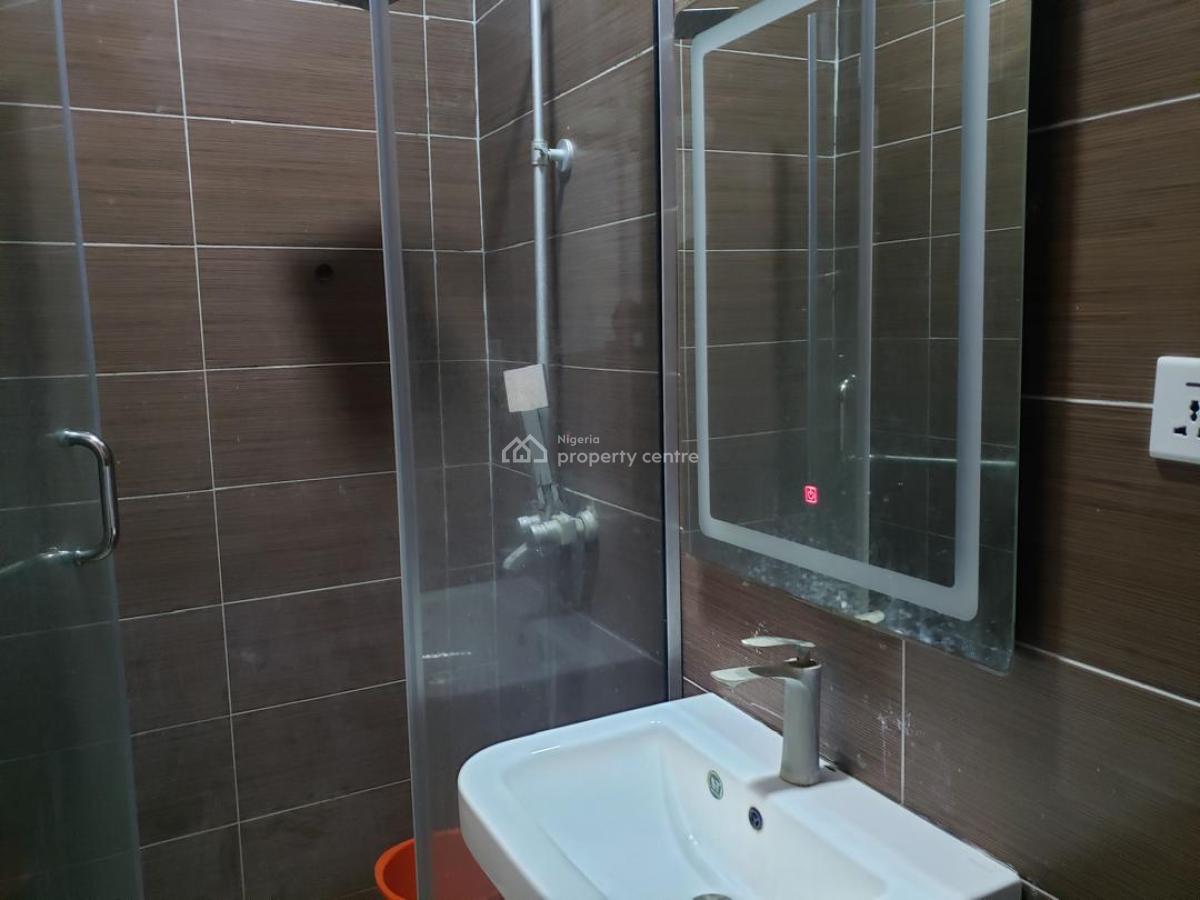 Upscale One Bedroom Flat, No. 8 Idowu Emma Street, Ilasan, Lekki, Lagos, Flat / Apartment for Rent