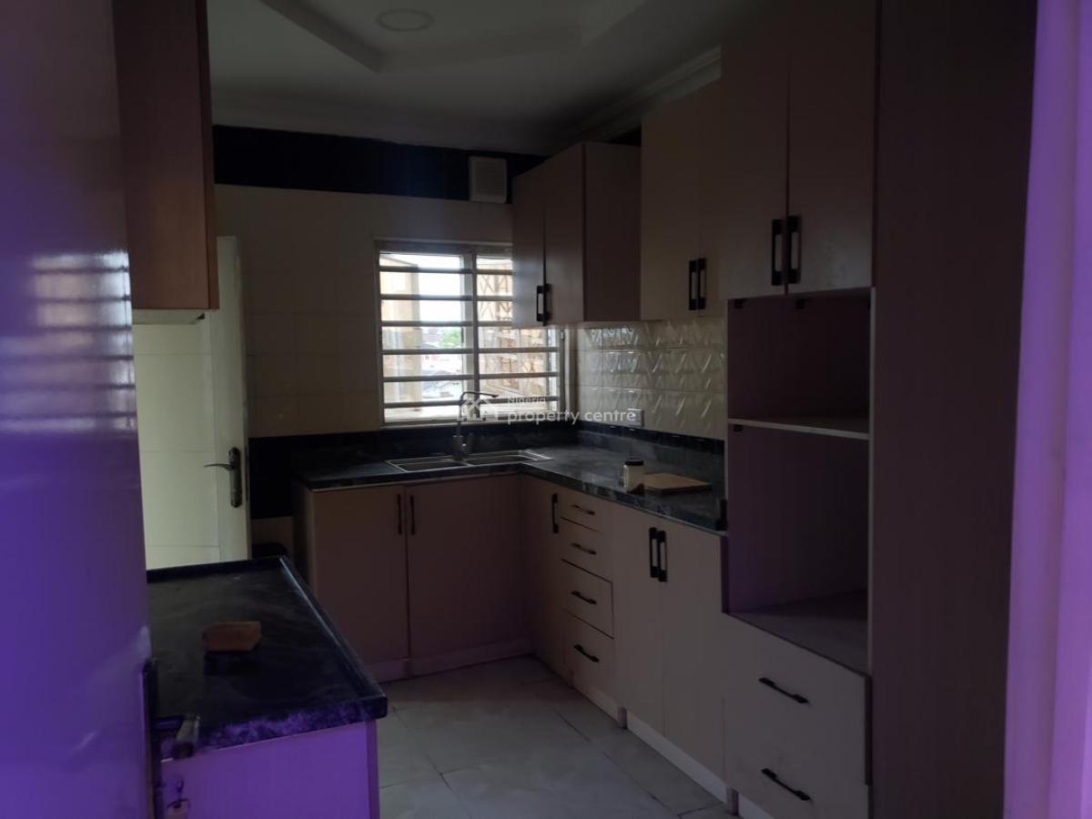Upscale One Bedroom Flat, No. 8 Idowu Emma Street, Ilasan, Lekki, Lagos, Flat / Apartment for Rent