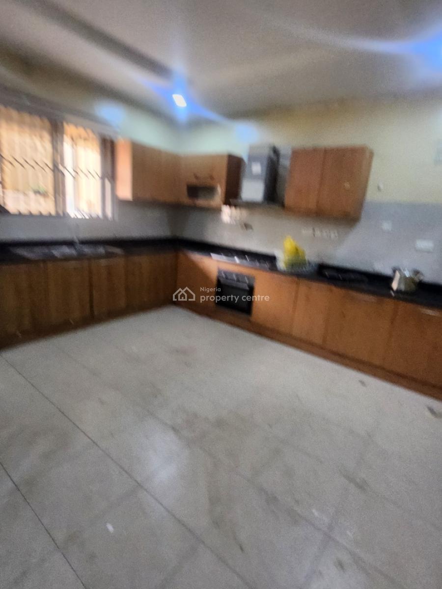 Spacious Service 3bedroom Flat. with Ac&gen, Wuye Main,tarred Rd, Wuye, Abuja, Flat / Apartment for Rent