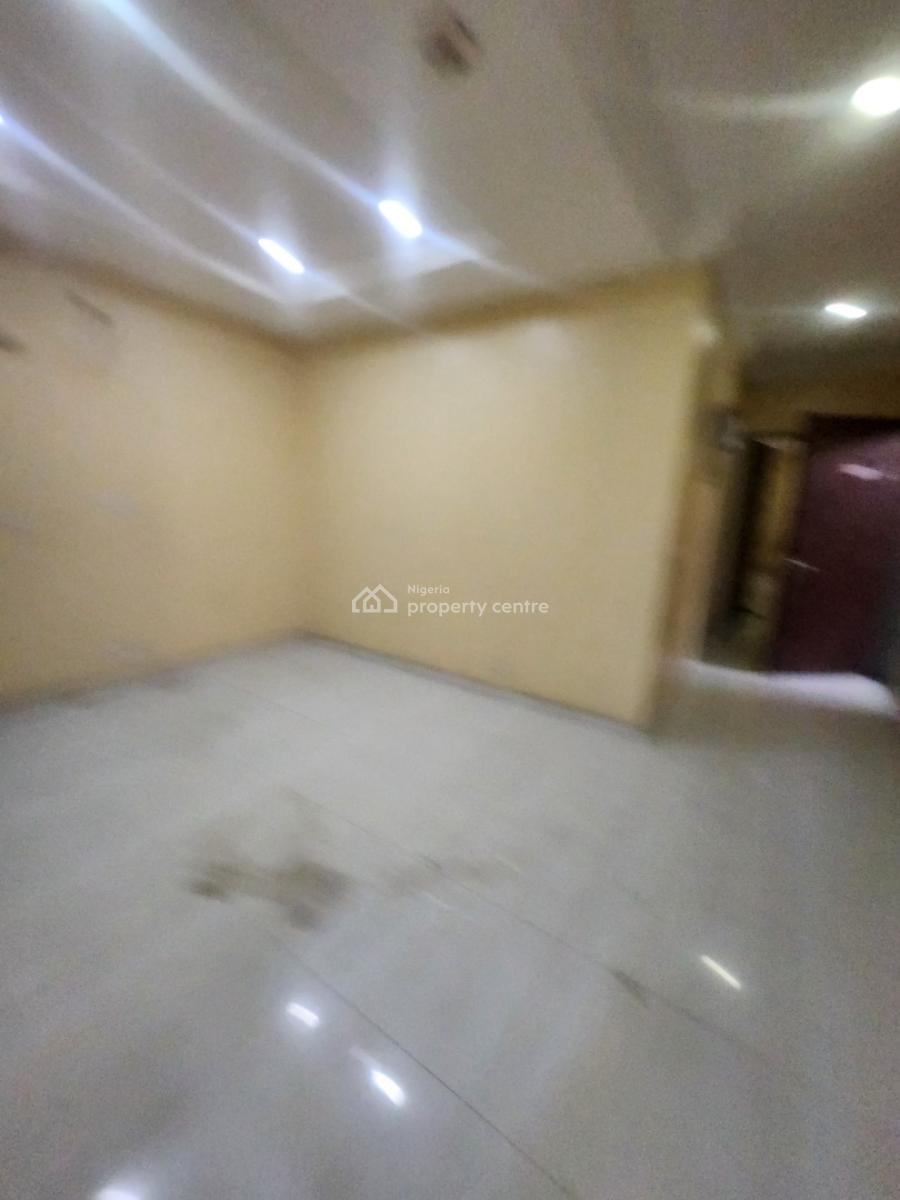 Spacious Service 3bedroom Flat. with Ac&gen, Wuye Main,tarred Rd, Wuye, Abuja, Flat / Apartment for Rent