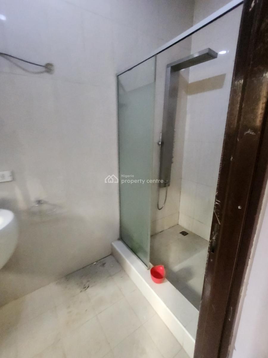 Spacious Service 3bedroom Flat. with Ac&gen, Wuye Main,tarred Rd, Wuye, Abuja, Flat / Apartment for Rent