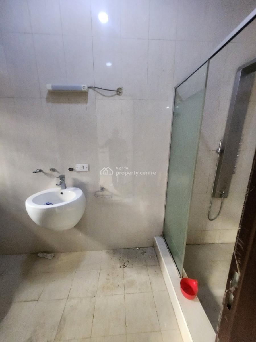 Spacious Service 3bedroom Flat. with Ac&gen, Wuye Main,tarred Rd, Wuye, Abuja, Flat / Apartment for Rent