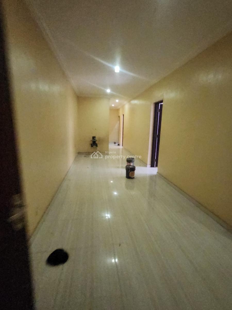 Spacious Service 3bedroom Flat. with Ac&gen, Wuye Main,tarred Rd, Wuye, Abuja, Flat / Apartment for Rent