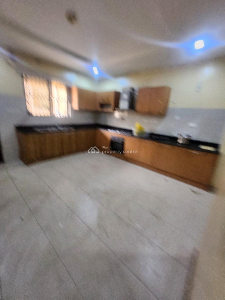 Spacious Service 3bedroom Flat. with Ac&gen, Wuye Main,tarred Rd, Wuye, Abuja, Flat / Apartment for Rent