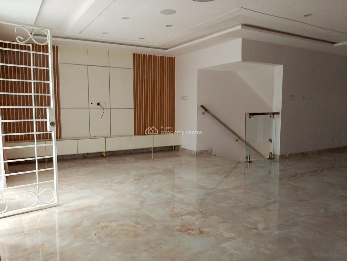 5-bedroom Detached House Featuring:  Spacious 5 Bedrooms  2-bedroom, Lekki Phase 1, Lekki, Lagos, Detached Duplex for Sale