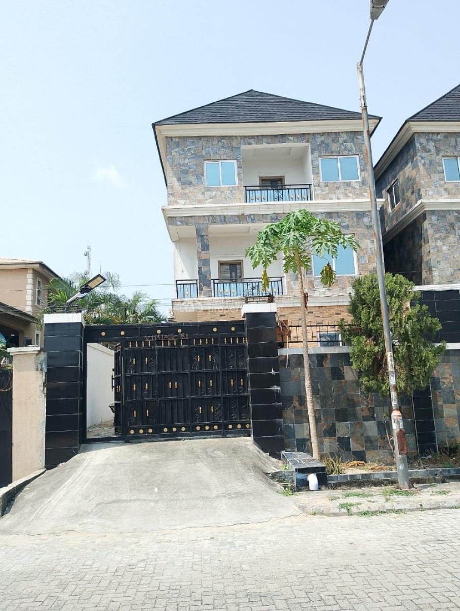 5-bedroom Detached House Featuring:  Spacious 5 Bedrooms  2-bedroom, Lekki Phase 1, Lekki, Lagos, Detached Duplex for Sale