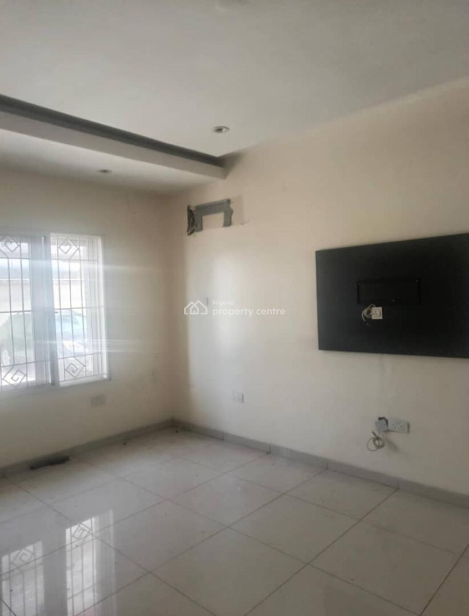Spacious 4 Bedroom Terrace with 2 Bq, Lekki Phase 1, Lekki, Lagos, Terraced Duplex for Rent