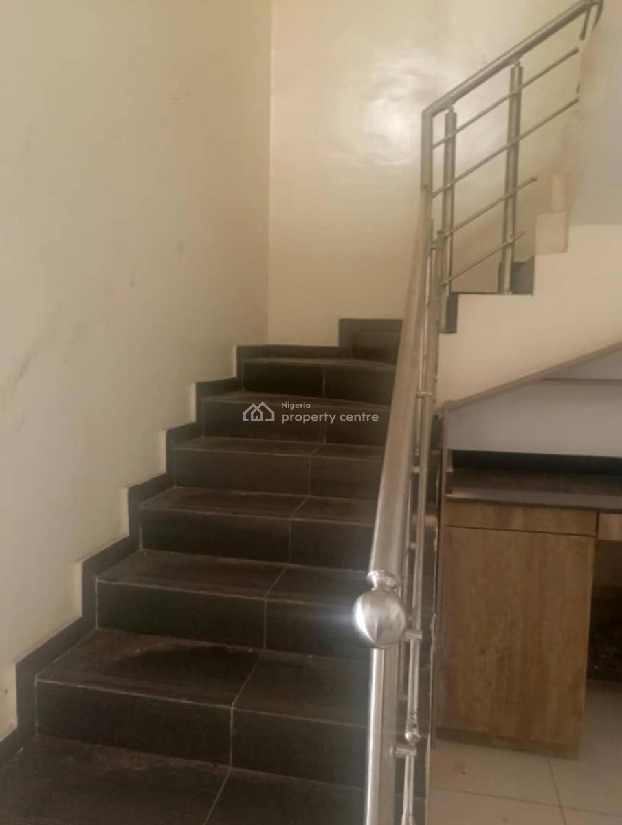 Spacious 4 Bedroom Terrace with 2 Bq, Lekki Phase 1, Lekki, Lagos, Terraced Duplex for Rent