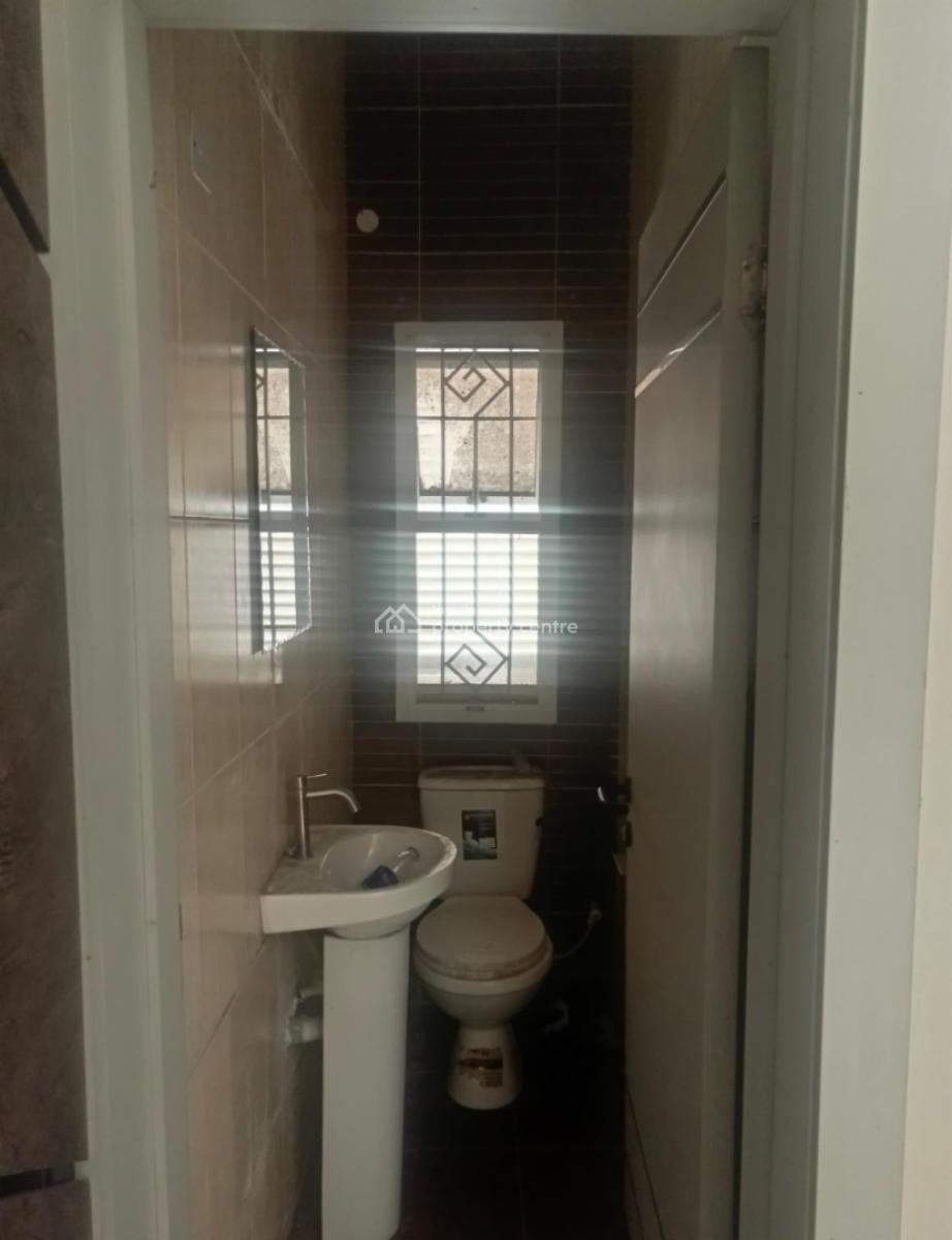 Spacious 4 Bedroom Terrace with 2 Bq, Lekki Phase 1, Lekki, Lagos, Terraced Duplex for Rent