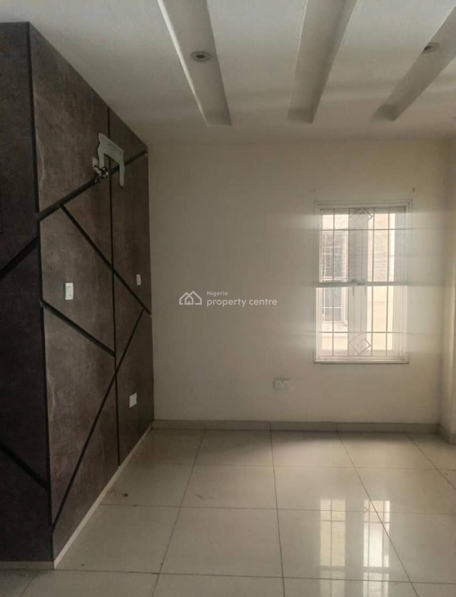 Spacious 4 Bedroom Terrace with 2 Bq, Lekki Phase 1, Lekki, Lagos, Terraced Duplex for Rent