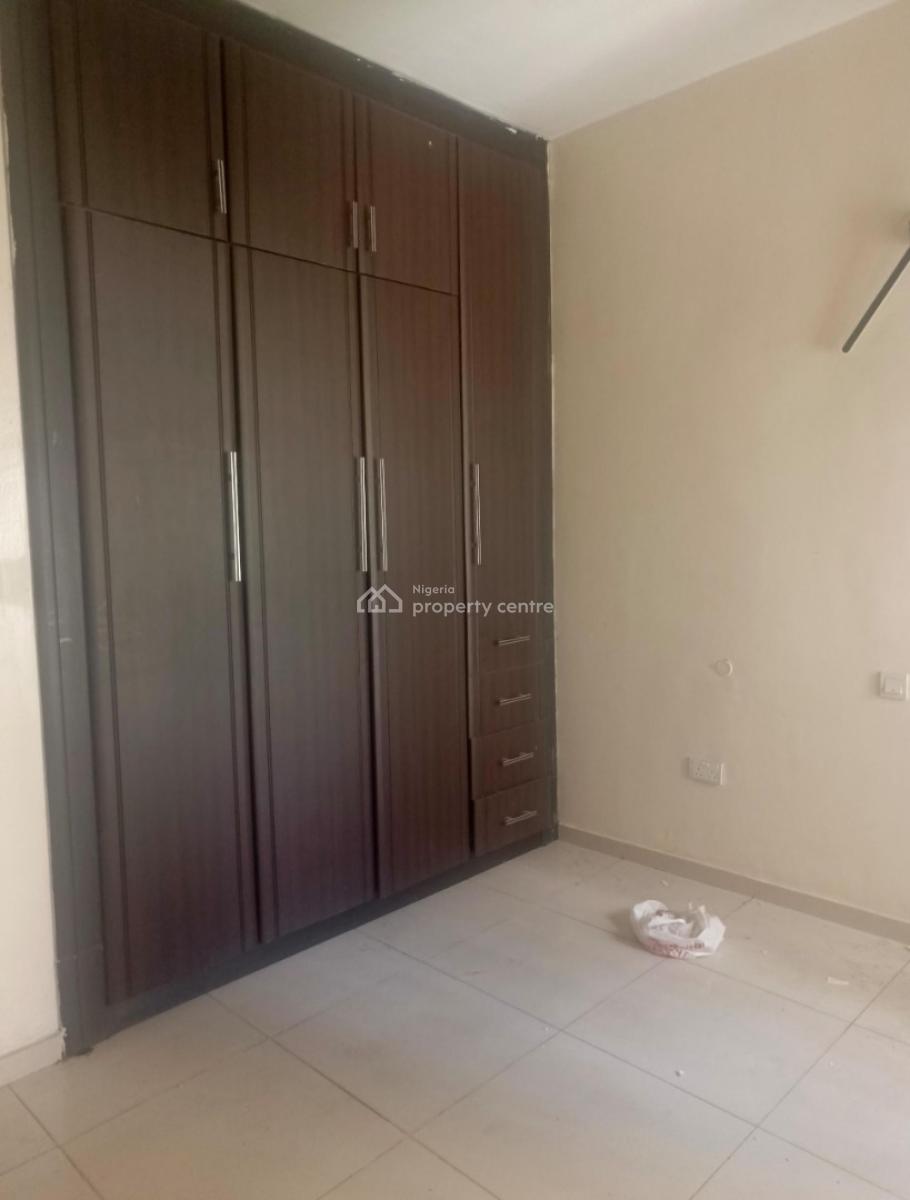 Spacious 4 Bedroom Terrace with 2 Bq, Lekki Phase 1, Lekki, Lagos, Terraced Duplex for Rent