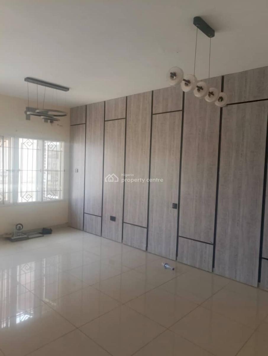 Spacious 4 Bedroom Terrace with 2 Bq, Lekki Phase 1, Lekki, Lagos, Terraced Duplex for Rent