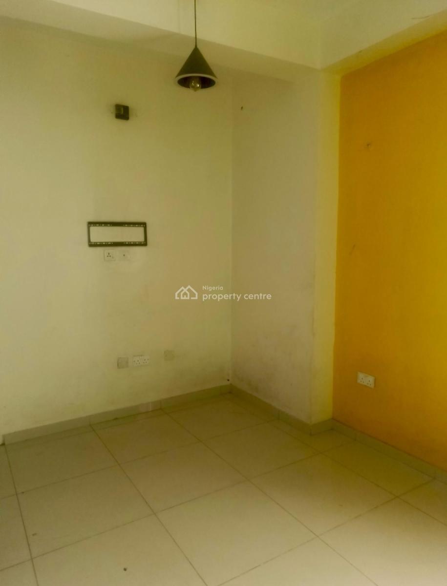 Spacious 4 Bedroom Terrace with 2 Bq, Lekki Phase 1, Lekki, Lagos, Terraced Duplex for Rent