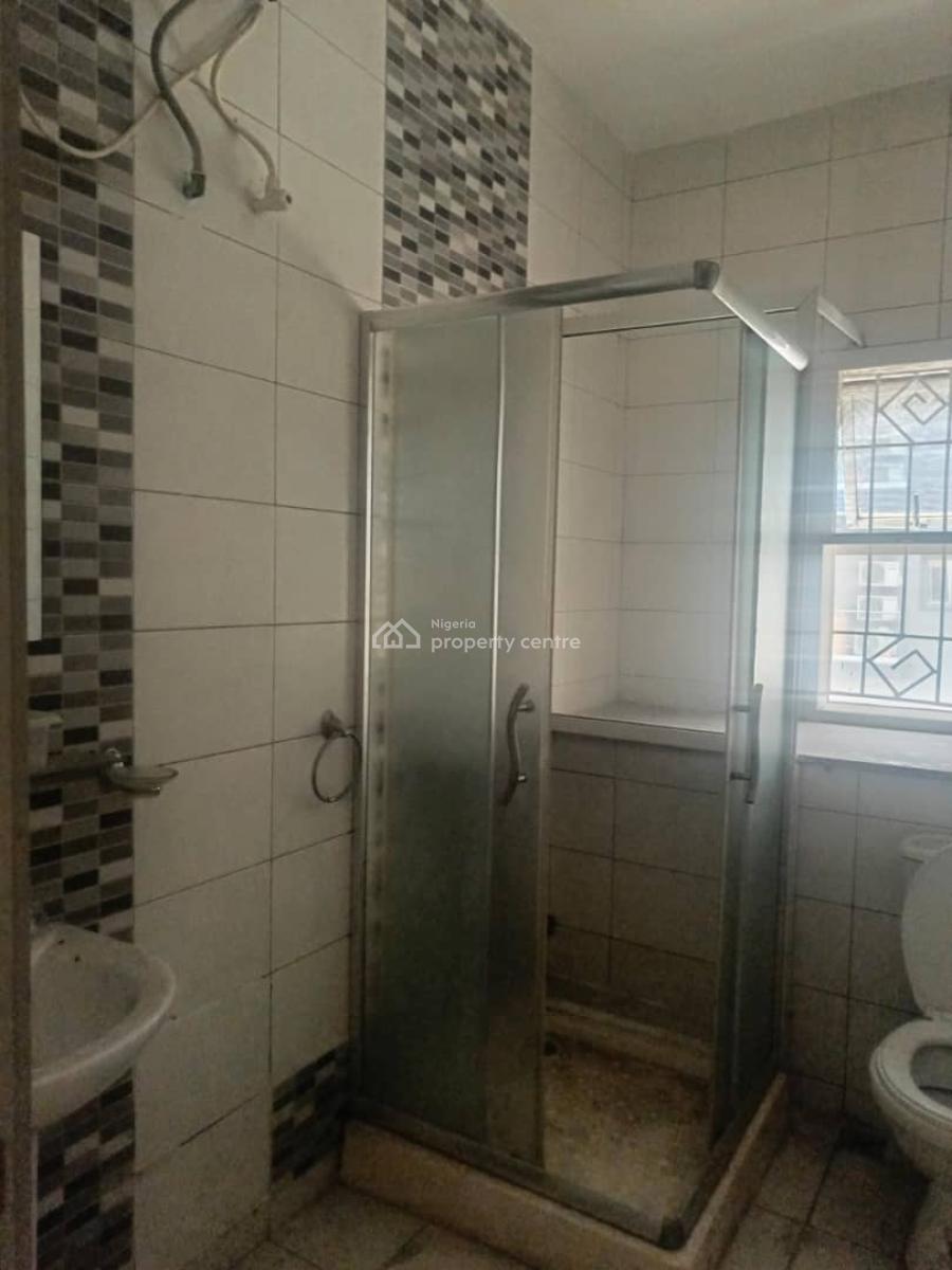 Spacious 4 Bedroom Terrace with 2 Bq, Lekki Phase 1, Lekki, Lagos, Terraced Duplex for Rent