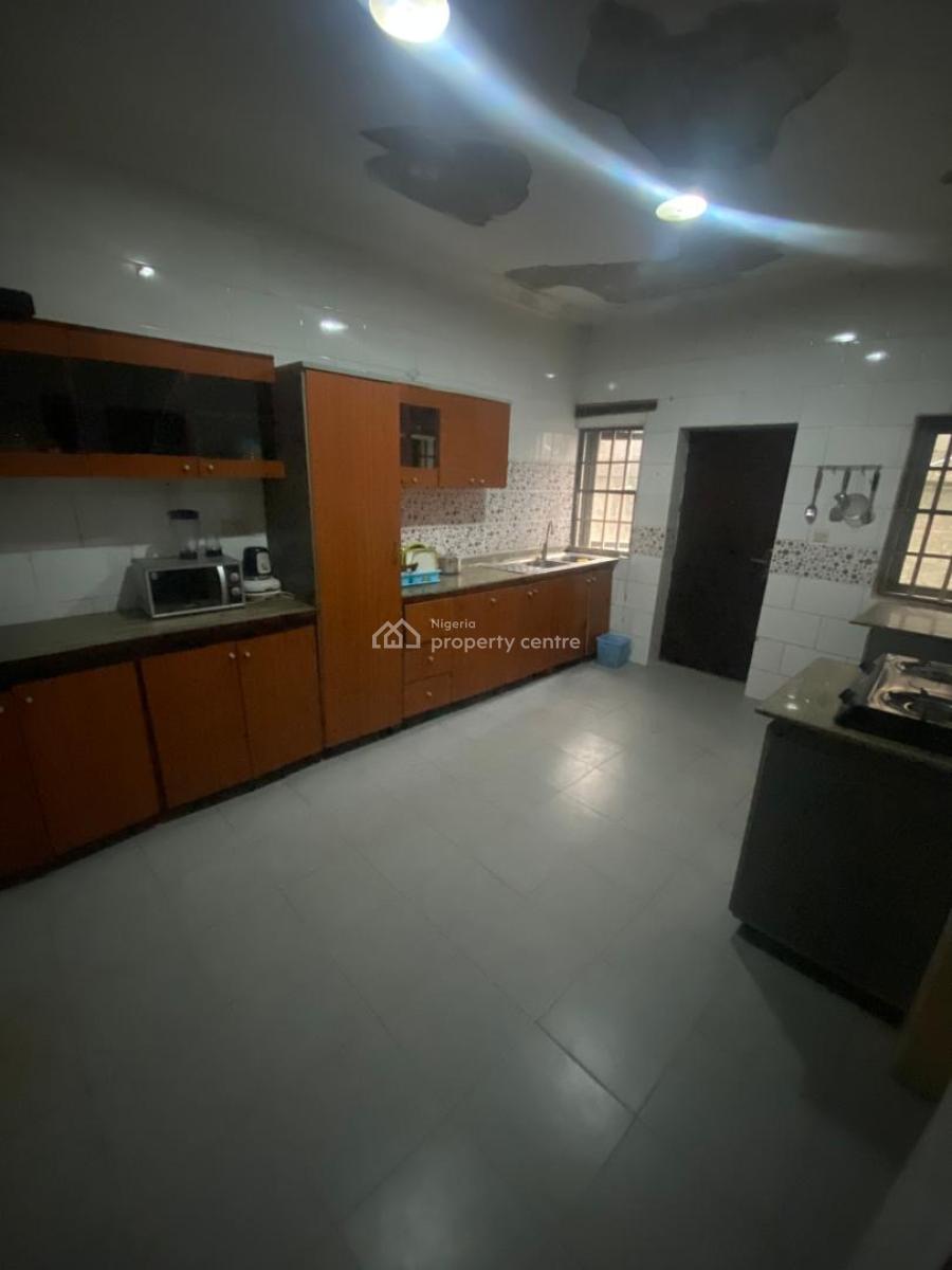 a Semi Master Bedroom in a Shared Apartment, Igbo Efon, Lekki, Lagos, Self Contain (single Rooms) for Rent