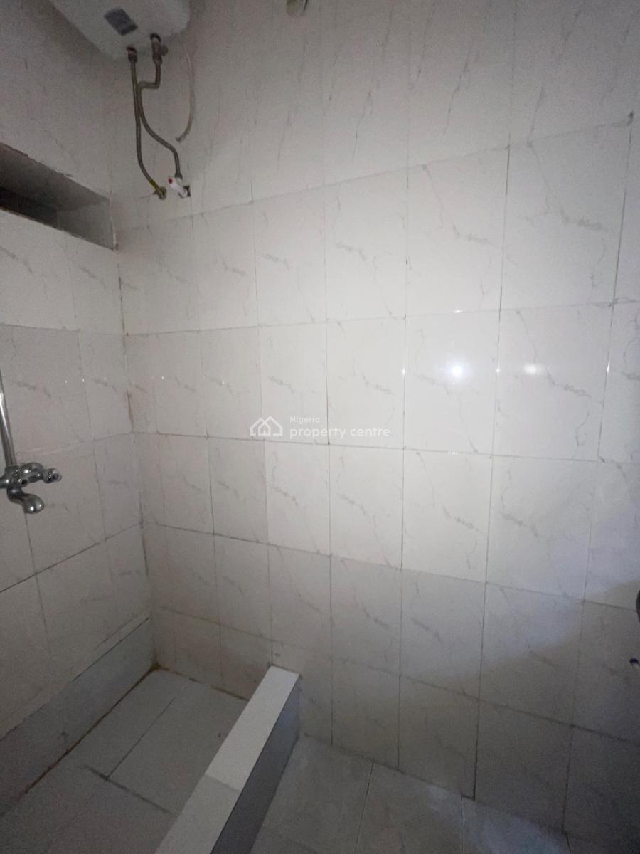 a Semi Master Bedroom in a Shared Apartment, Igbo Efon, Lekki, Lagos, Self Contain (single Rooms) for Rent