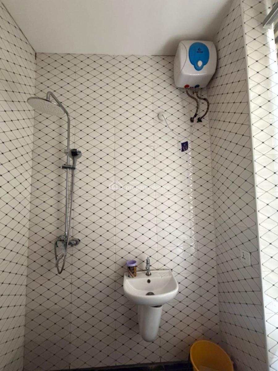Well Built 2 Bedroom Apartment, Lekki, Lagos, Flat / Apartment for Rent