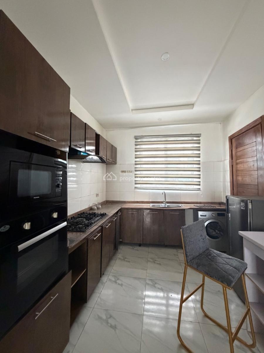 Well Built 2 Bedroom Apartment, Orchid Road, Lekki, Lagos, Flat / Apartment for Rent