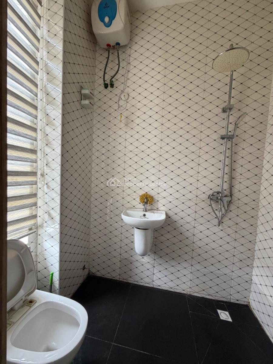 Well Built 2 Bedroom Apartment, Orchid Road, Lekki, Lagos, Flat / Apartment for Rent
