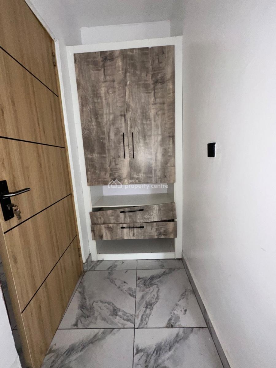 Specious Service 2 Bedroom Flat with Pool, Ilasan Ikate Lekki, Lekki, Lagos, Flat / Apartment for Rent