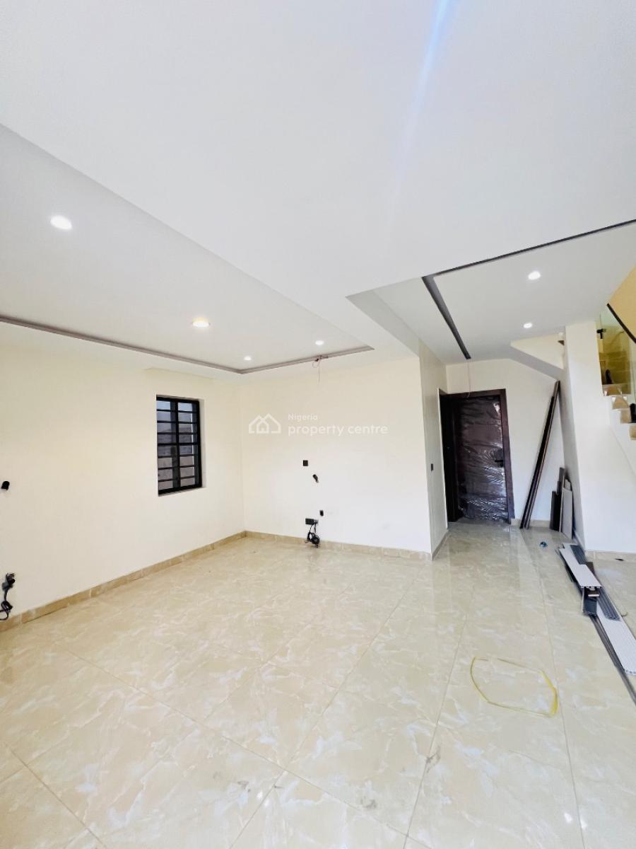 4 Bedroom Semi Detached with Bq, Ologolo, Lekki, Lagos, Semi-detached Duplex for Rent
