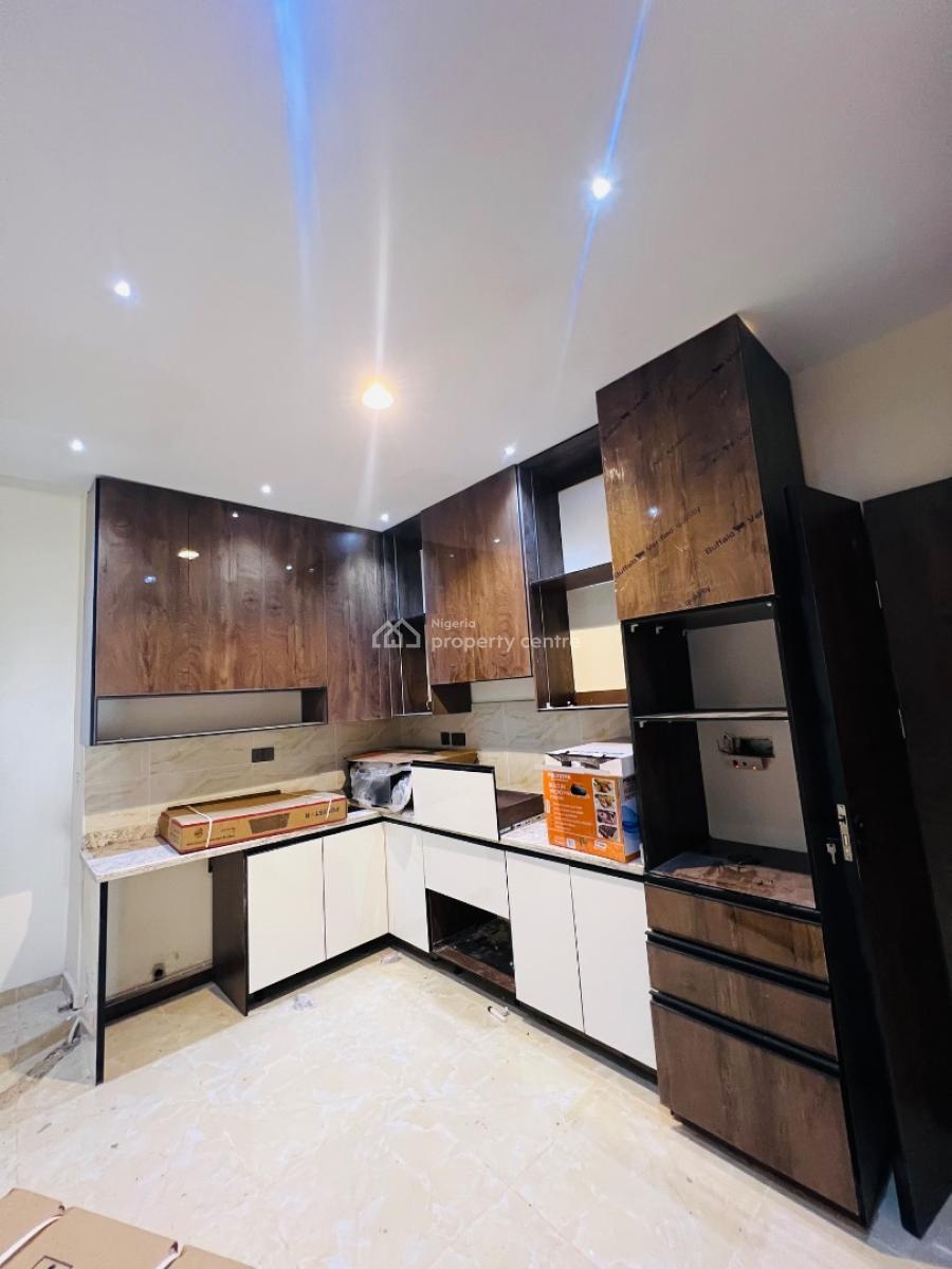 4 Bedroom Semi Detached with Bq, Ologolo, Lekki, Lagos, Semi-detached Duplex for Rent