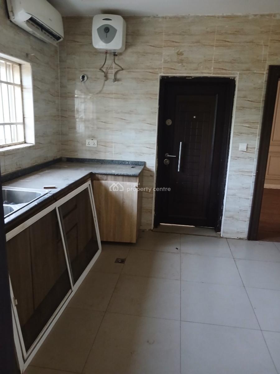 a Very Good Spacious & Serviced 2-bedroom Flat, Diplomatic Zone., Katampe Extension, Katampe, Abuja, Flat / Apartment for Rent
