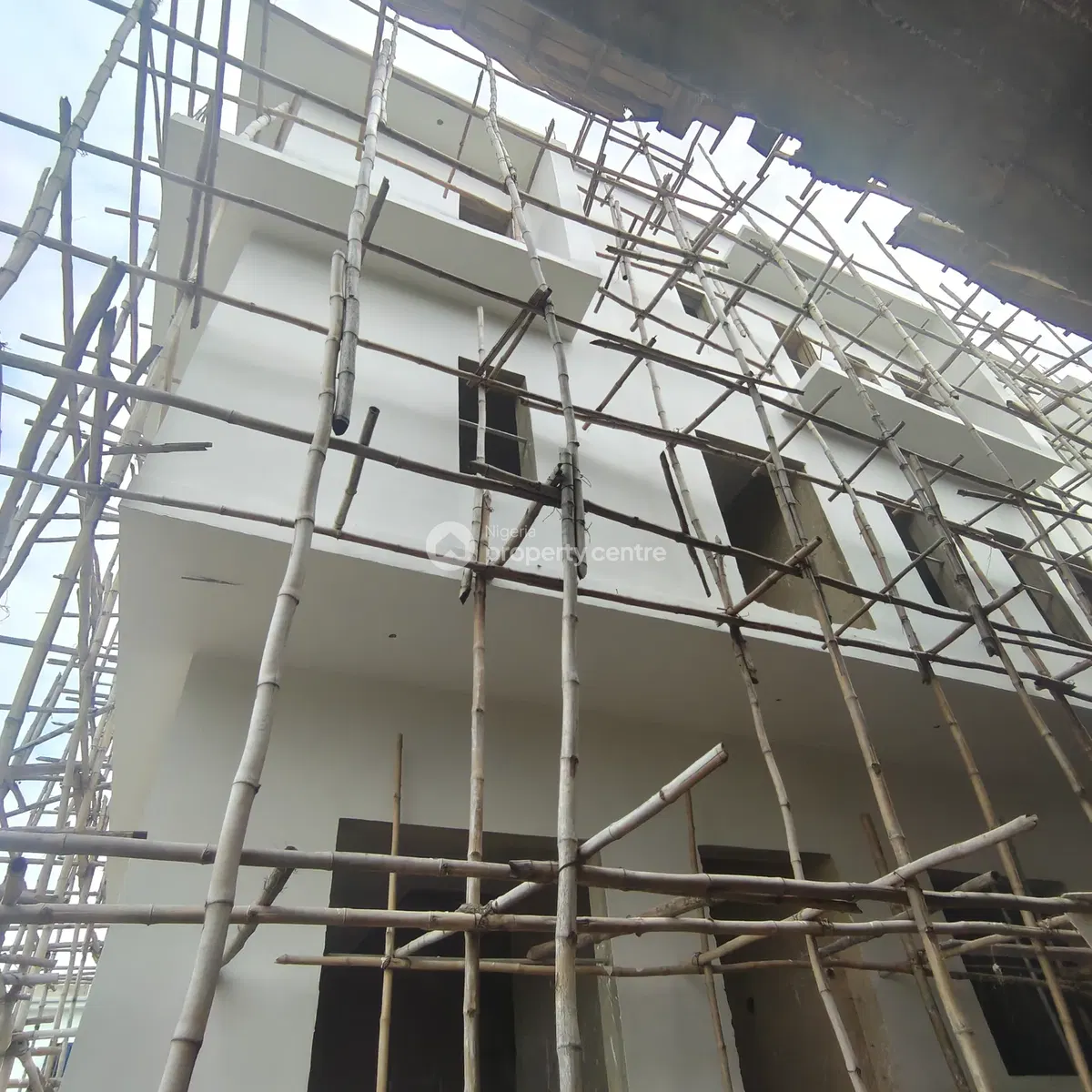 Luxury 4 Bedroom Terrace Duplex in Developed Location