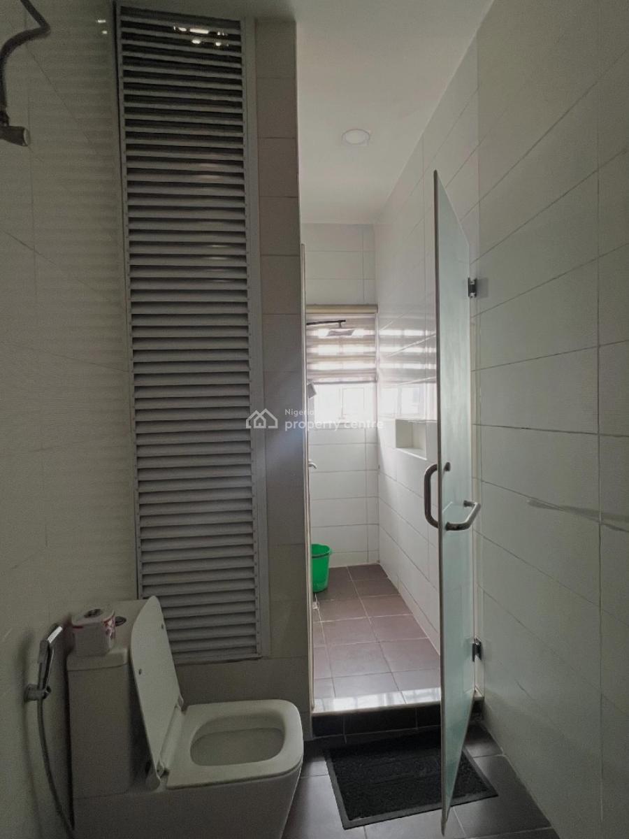 Well Built 3 Bedroom Apartment with En-suite Rooms, Lekki Right, Lekki Phase 1, Lekki, Lagos, Flat / Apartment for Rent