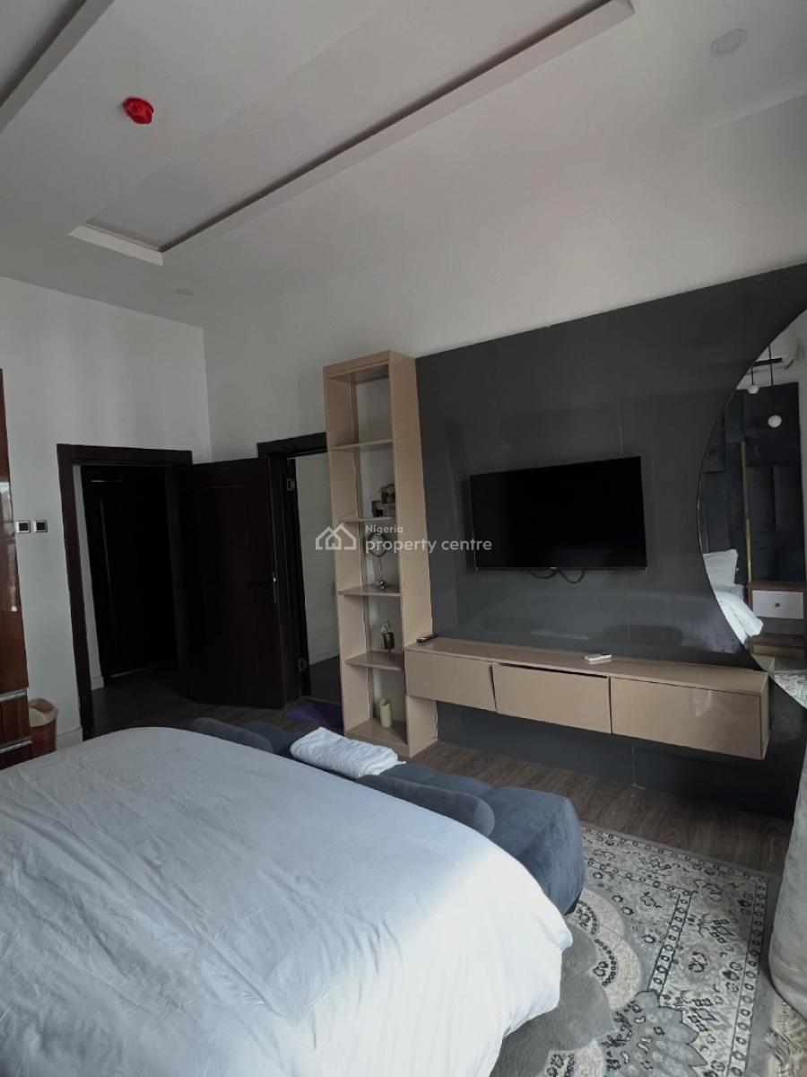 Well Built 3 Bedroom Apartment with En-suite Rooms, Lekki Right, Lekki Phase 1, Lekki, Lagos, Flat / Apartment for Rent