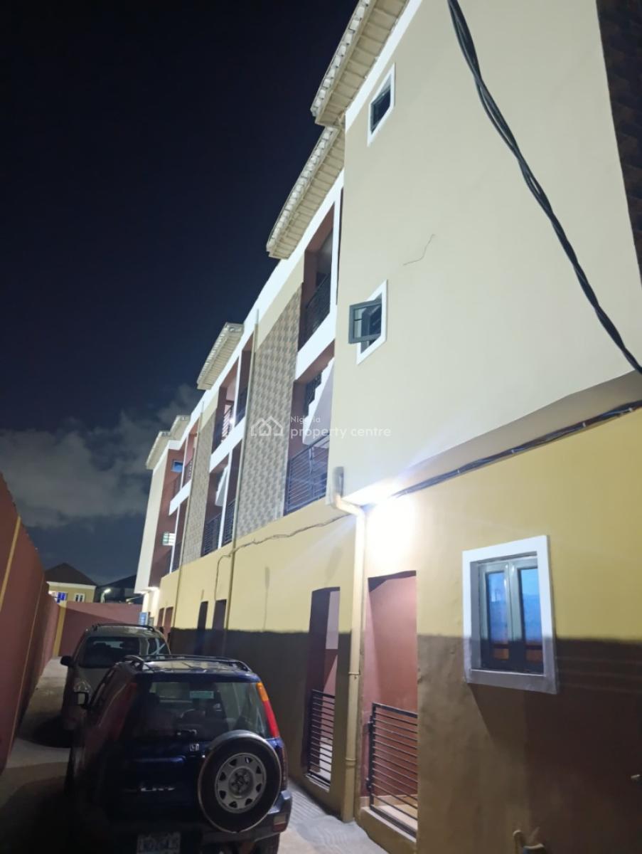 Decent 1bedroom Flat Upstairs with Water-heater,2toilets, Shomolu, Pedro, Gbagada, Lagos, Mini Flat (room and Parlour) for Rent
