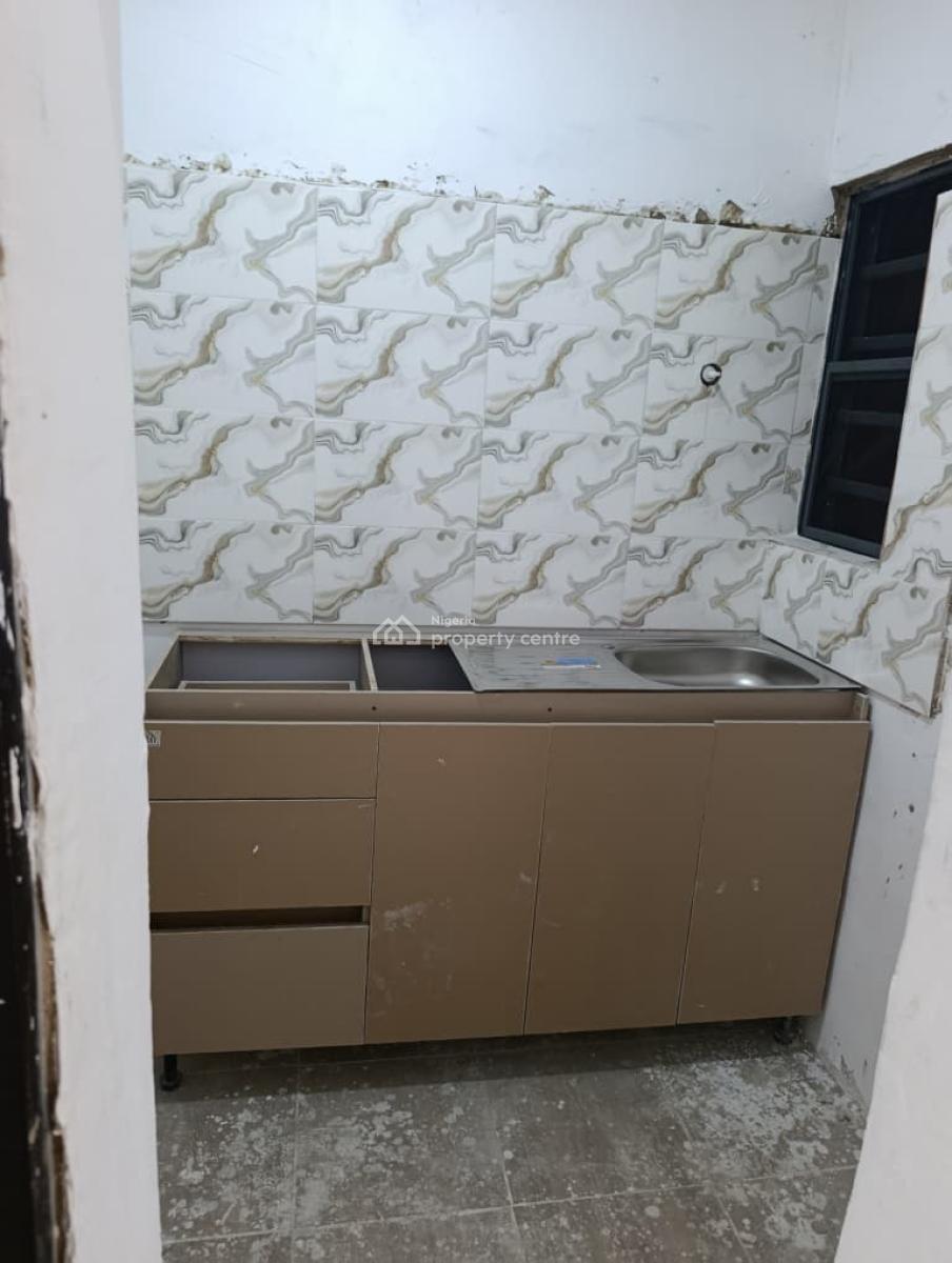 Newly Built Mini Flat Upstairs with 2toilet  Location, Pedro, Gbagada, Lagos, Mini Flat (room and Parlour) for Rent
