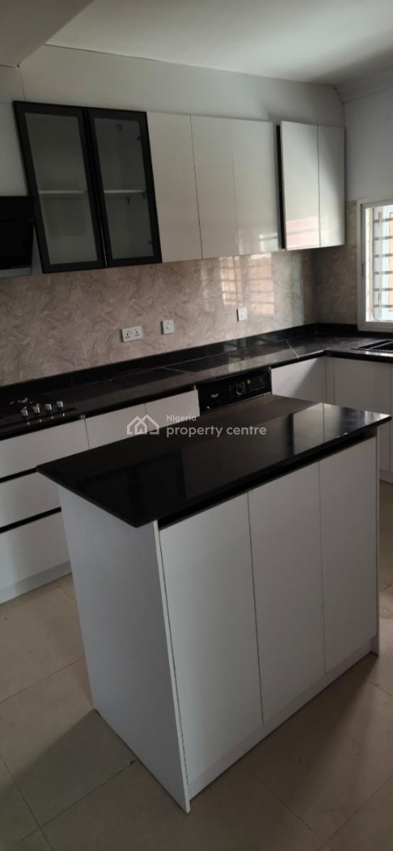 5-bedroom Semi-detached Duplex with 2 Bqs, Lekki Phase 1, Lekki, Lagos, Semi-detached Duplex for Rent