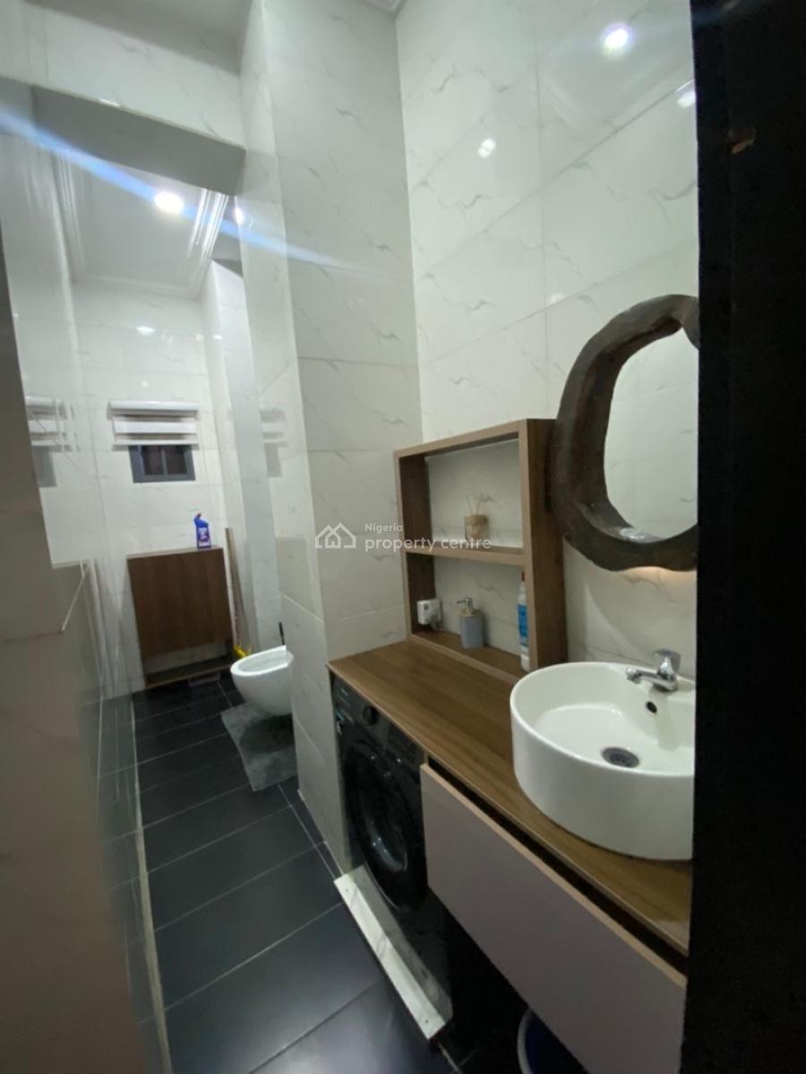 Exclusive Fully Furnished One Bedroom Apartment(mini Flat), Adekunle,yaba,lagos, Adekunle, Yaba, Lagos, Mini Flat (room and Parlour) for Sale