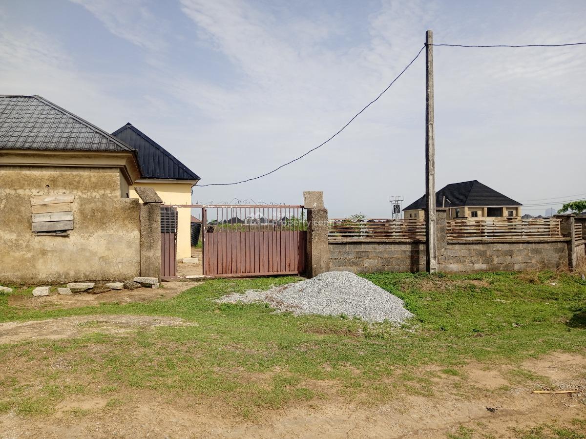 Conner Piece Land Measuring 1,400sqm, Sauka New Site, Lugbe District, Abuja, Residential Land for Sale