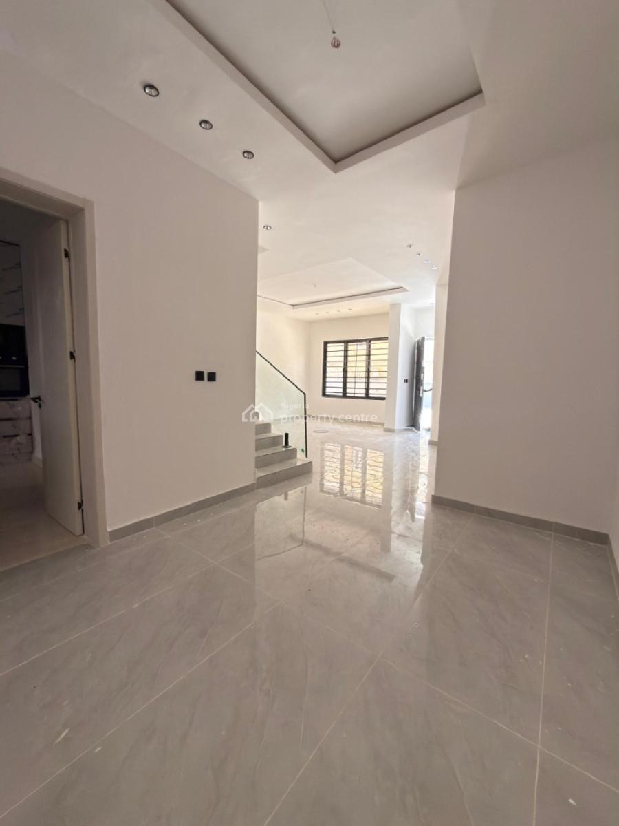 Newly Built 3 Bedroom Maisonette with Bq, Lekki Phase 1, Lekki, Lagos, House for Rent