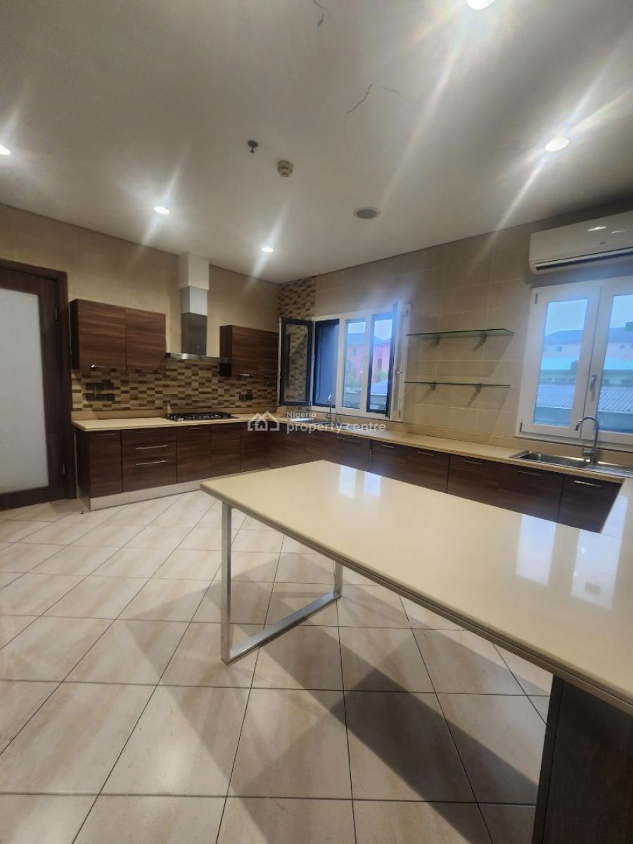Luxury 3 Bedroom Flat with Bq and Private Garden, Old Ikoyi, Ikoyi, Lagos, Flat / Apartment for Rent