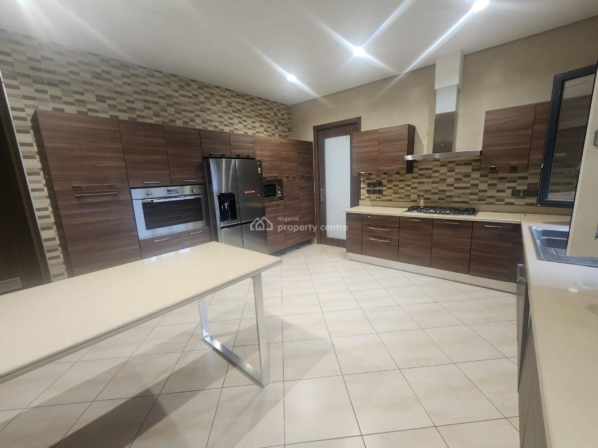 Luxury 3 Bedroom Flat with Bq and Private Garden, Old Ikoyi, Ikoyi, Lagos, Flat / Apartment for Rent
