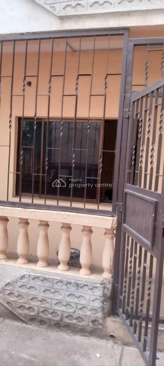 Three Bedrooms Flat in a Good Environment, Off Morovia Wuse 2, Wuse 2, Abuja, Flat / Apartment for Rent