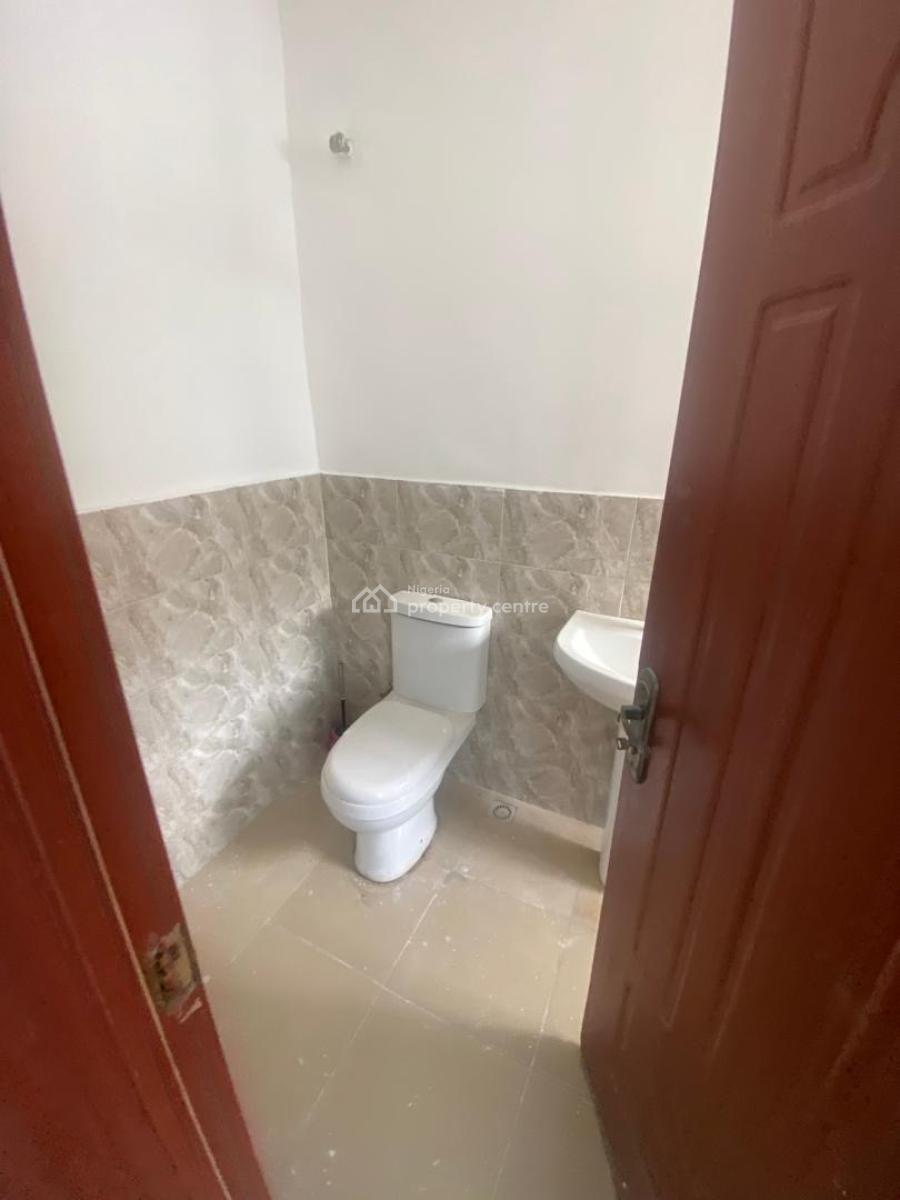 Renovated 4 Bedrooms Terrace Duplex with Bq, Lagos, Lekki Phase 1, Lekki, Lagos, Terraced Duplex for Rent