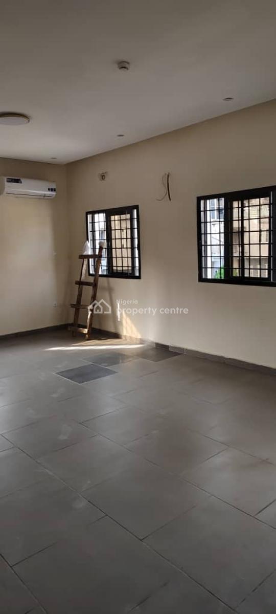 3 Bedroom Flat with a Room Bq, Off Admiralty Way, Lekki, Lagos, Flat / Apartment for Rent