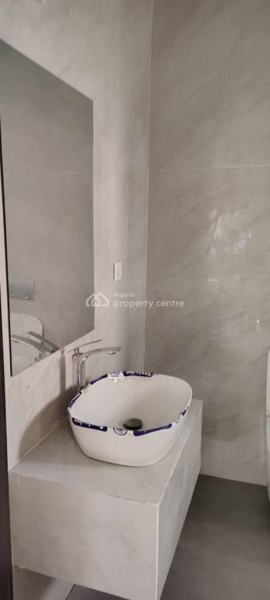 3 Bedroom Flat with a Room Bq, Off Admiralty Way, Lekki, Lagos, Flat / Apartment for Rent