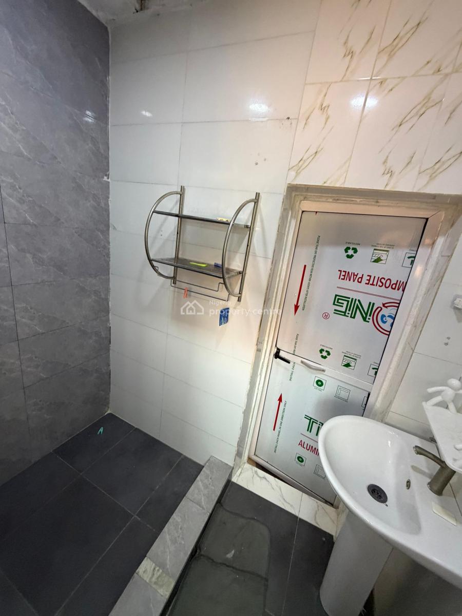 Direct Brief!!!   a Nice and Spacious 1 Bedrooms Apartment(upstair), Off Admiralty Way, Lekki, Lagos, Flat / Apartment for Rent