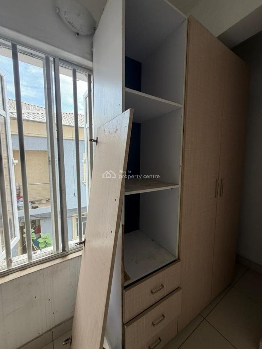 *well Maintained 2 Bedroom Apartment, Orchid, Lekki, Lagos, Flat / Apartment for Rent