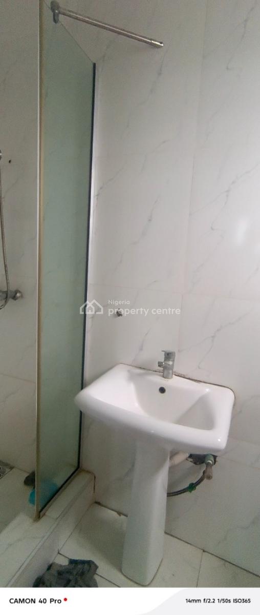 a Room Shared Apartment in Osapa London, Razaq Eletu Street, Osapa, Lekki, Lagos, Self Contain (single Rooms) for Rent